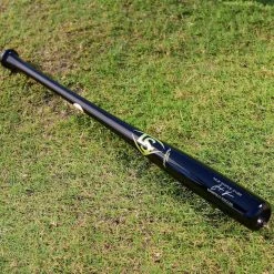 Baseball Bats Louisville Slugger MLB Prime Signature Series CY22 Christian Yelich Game Model Wood Baseball Bat: WBL2435010